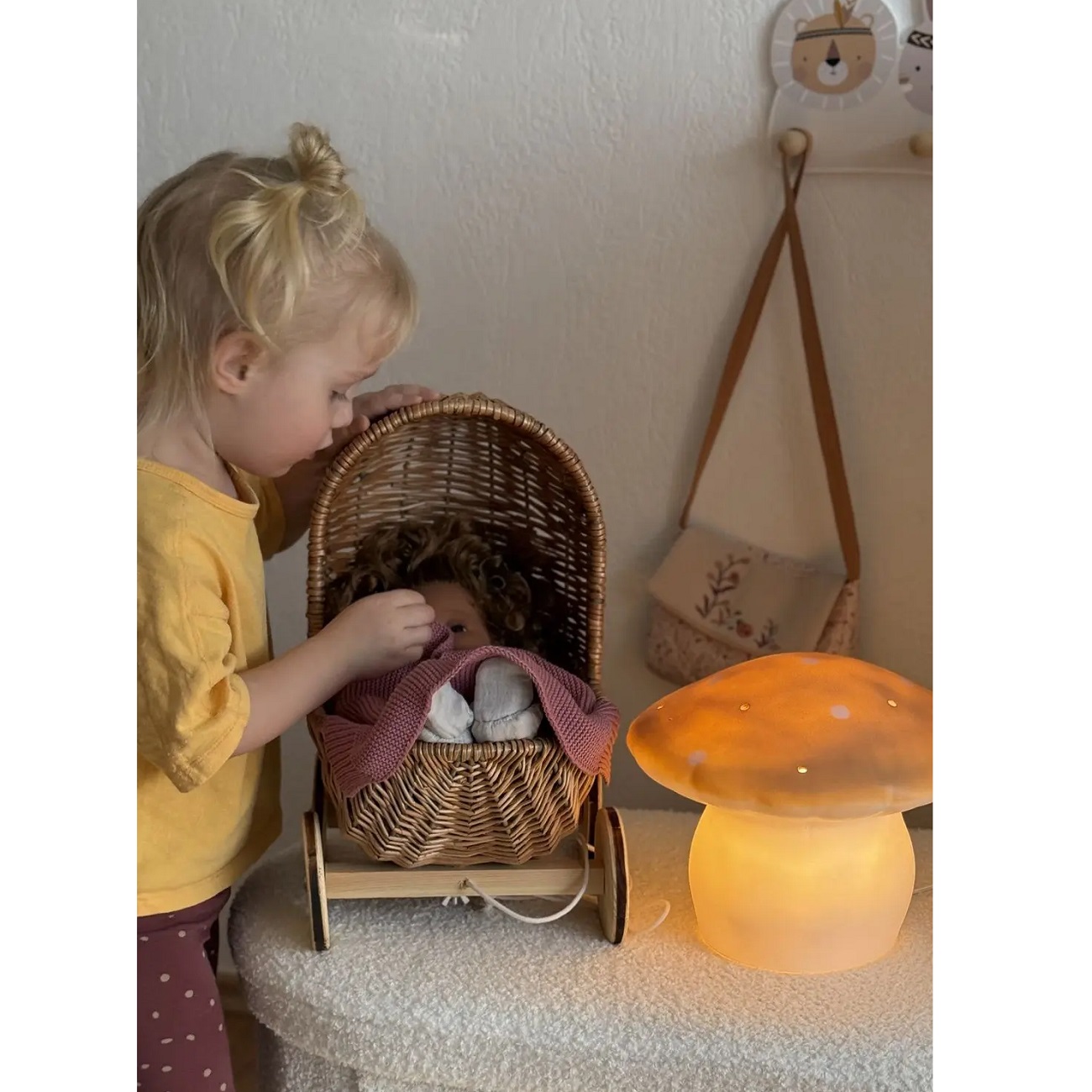Egmont Toys Колиска-каталка для ляльок